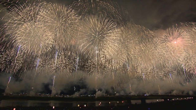 3年ぶり開催の長岡大花火大会のチケット転売相次ぐ 定価の約3倍
